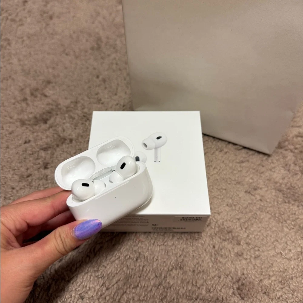 Apple Wireless Earbuds with Charging Case - White